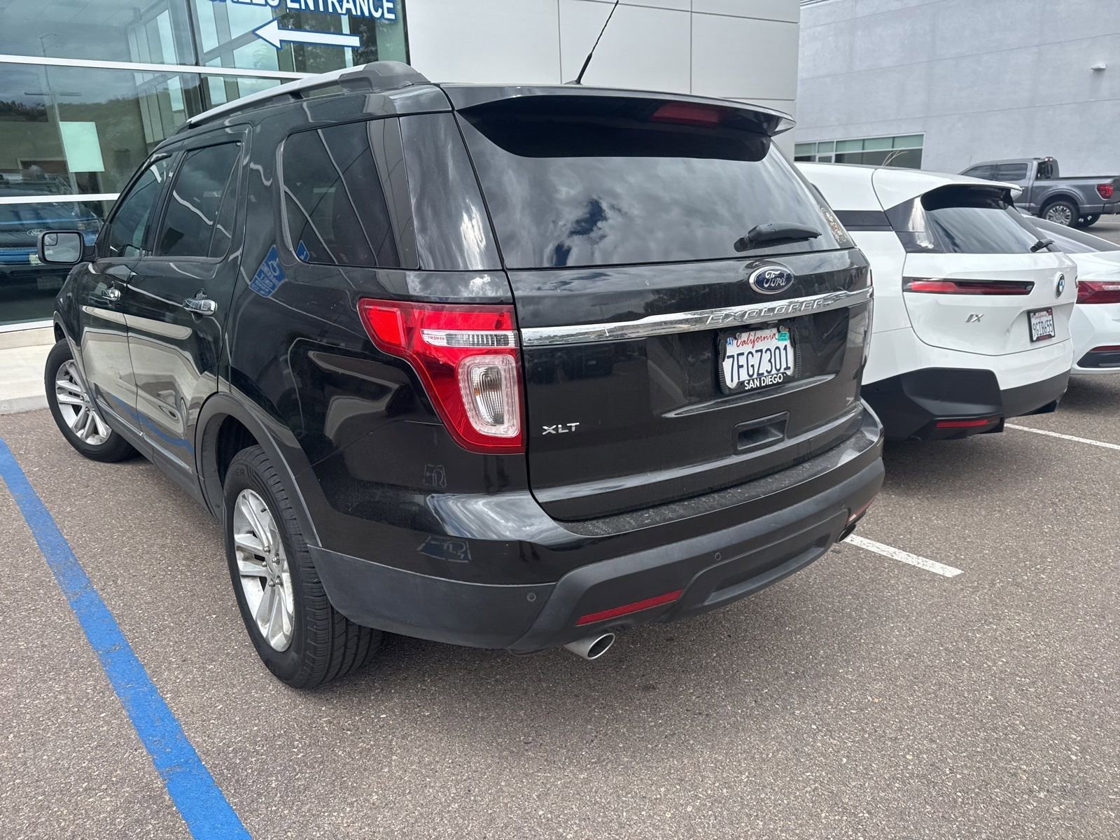 Used 2014 Ford Explorer XLT w/ Equipment Group 202A FWD image 4