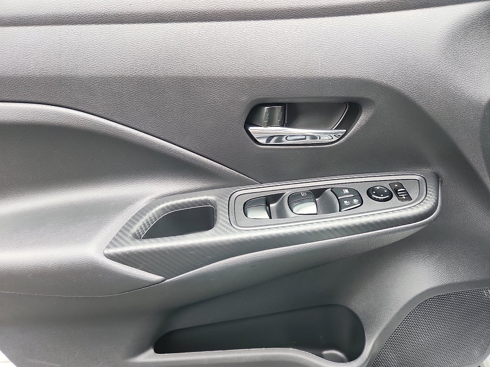 Used 2024 Nissan Versa SV w/ Trunk Package FWD image 13