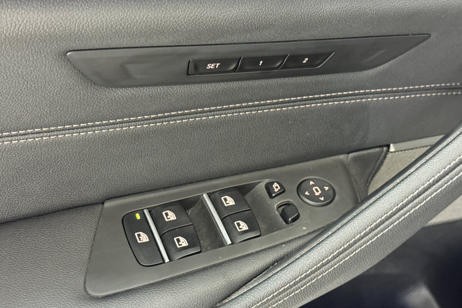 Certified 2023 BMW 530e w/ Premium Package RWD image 14