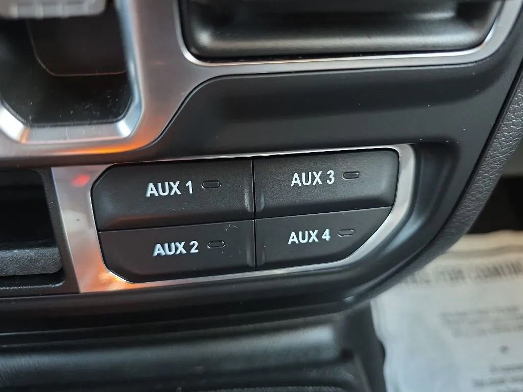 Used 2021 Jeep Wrangler Unlimited Sahara AWD/4WD image 29