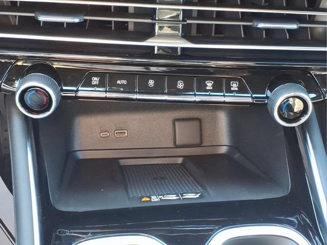 Used 2026 Chevrolet Traverse LT w/ Driver Confidence Package AWD/4WD image 21