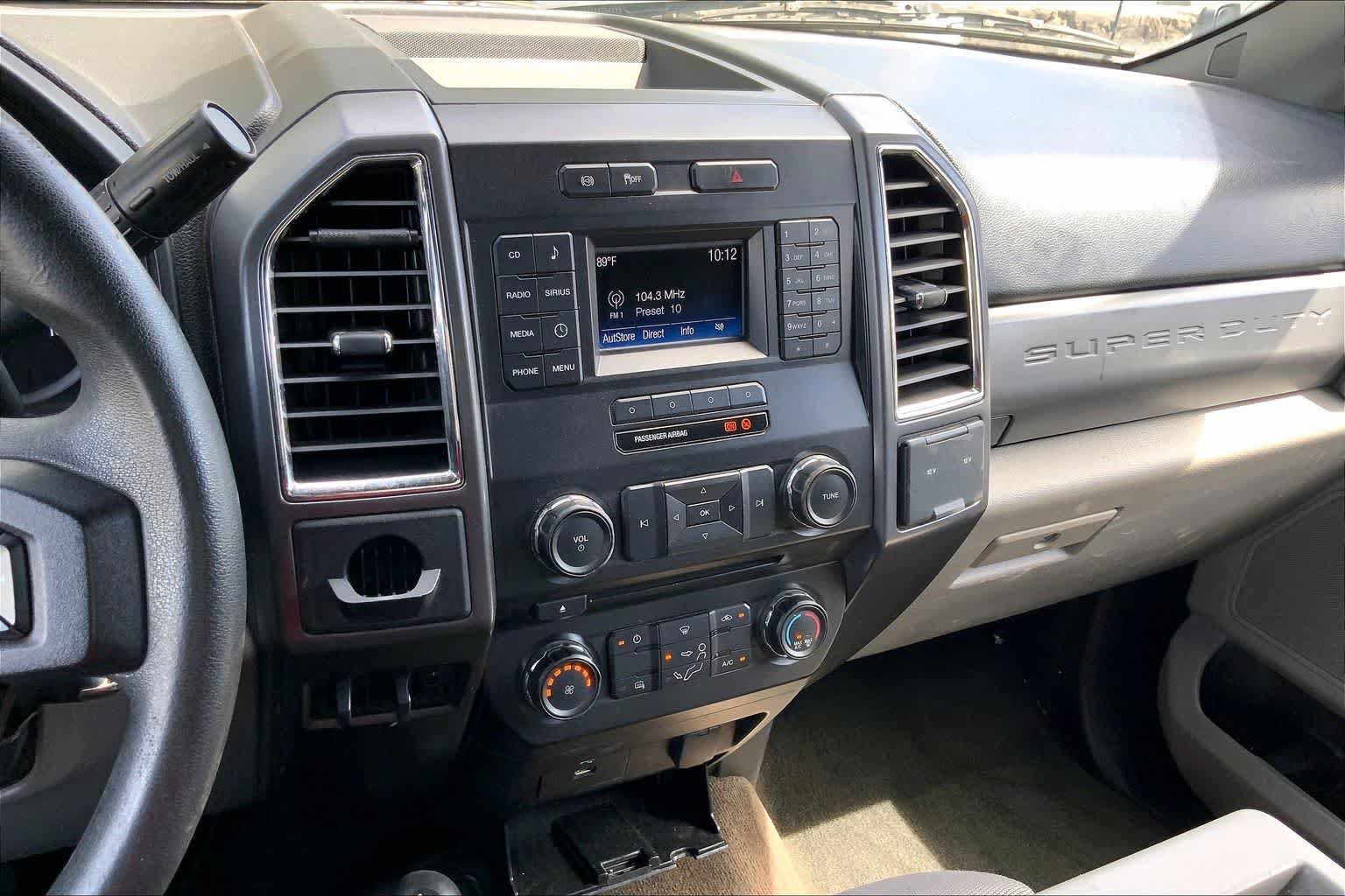 Used 2017 Ford F550 4x4 Regular Cab Super Duty image 15