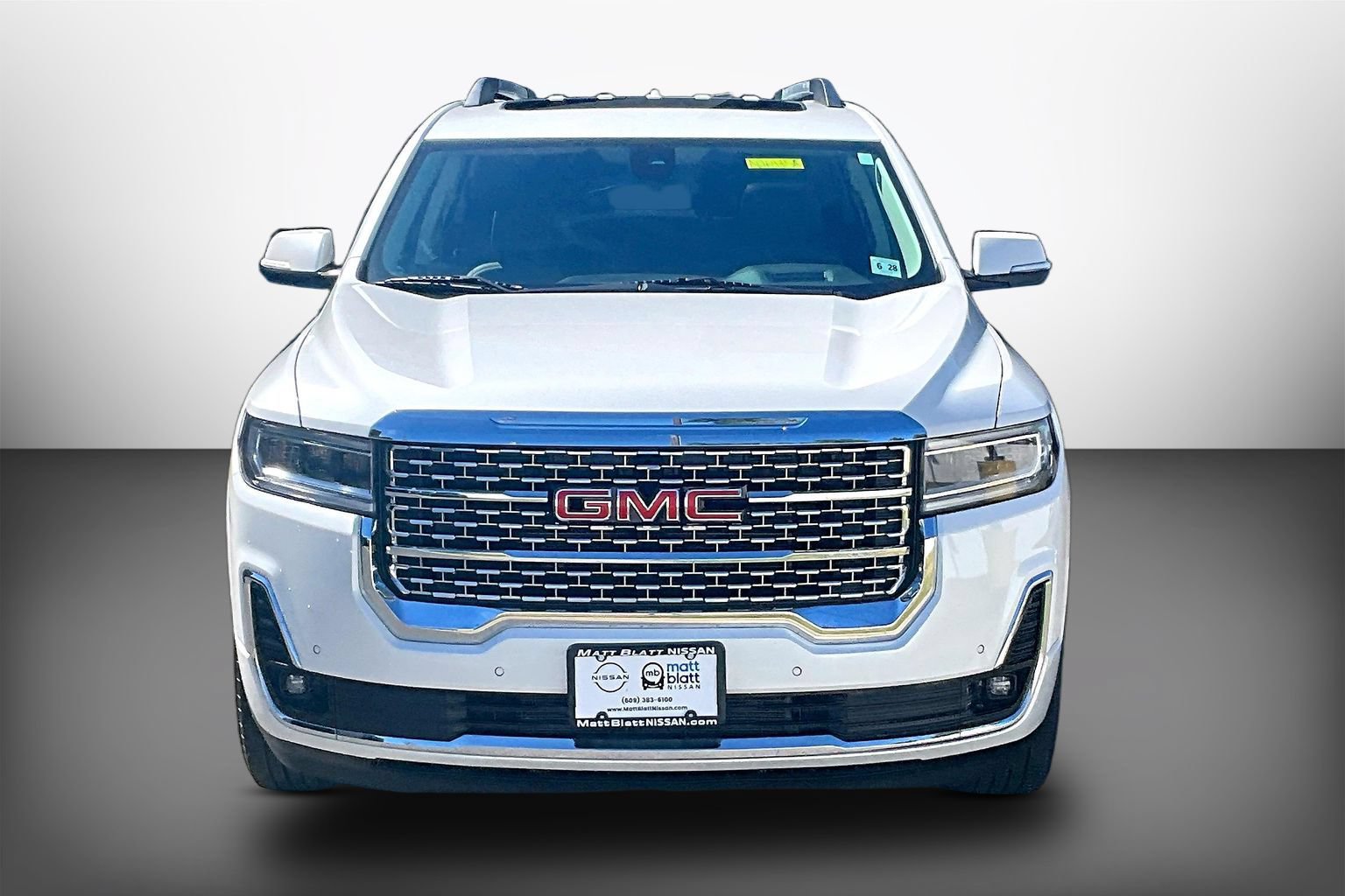 Used 2023 GMC Acadia Denali AWD/4WD image 2