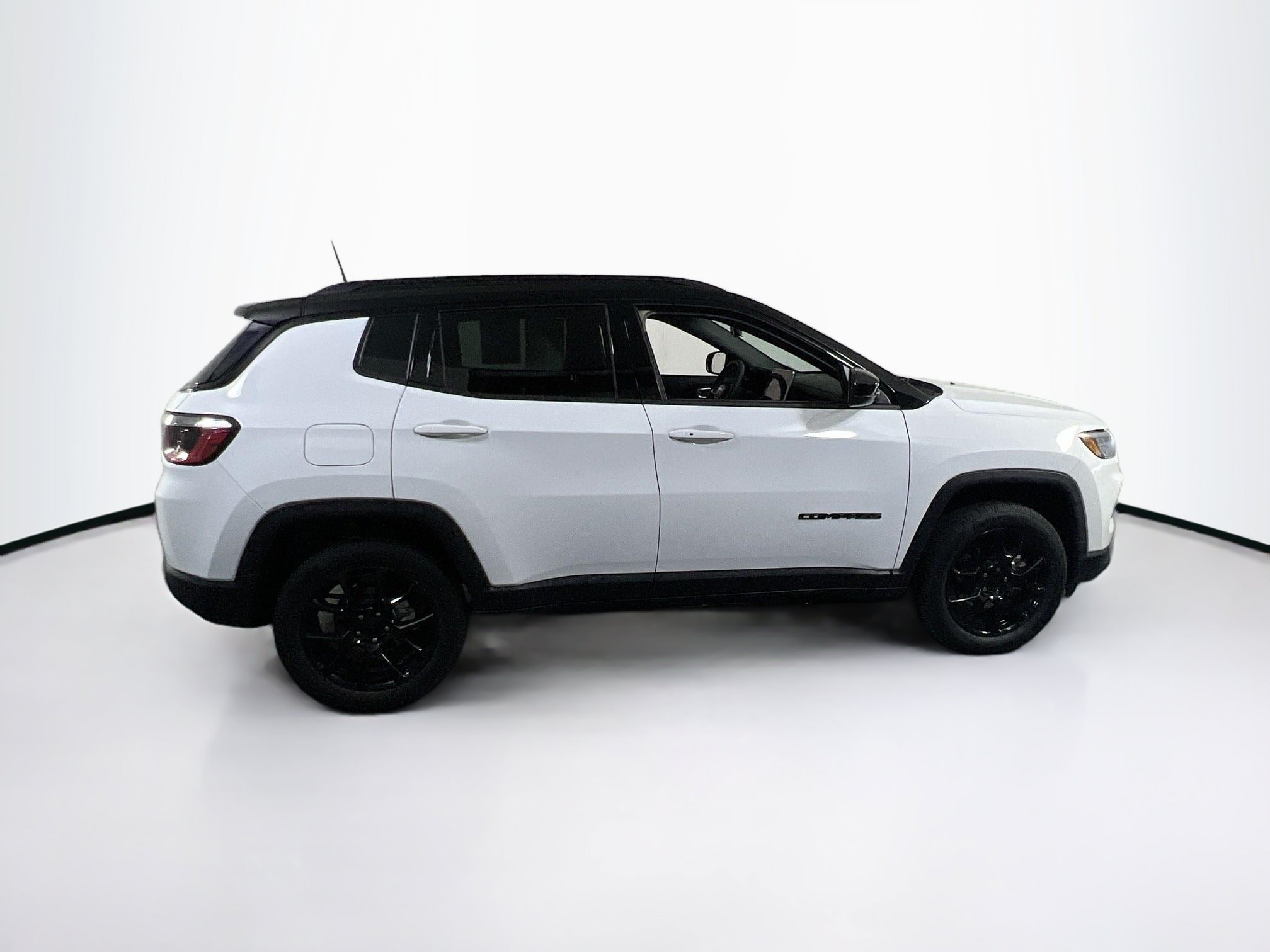 Used 2022 Jeep Compass Latitude AWD/4WD image 4