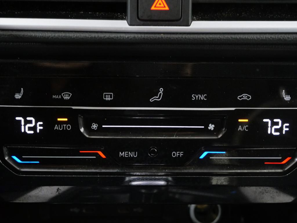 Used 2025 Volkswagen Taos SE AWD/4WD image 18