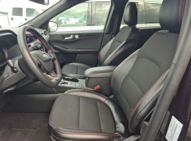 Used 2025 Ford Escape ST-Line AWD/4WD image 7