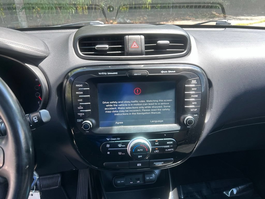 Used 2014 Kia Soul ! w/ Sun & Sound Package FWD image 18