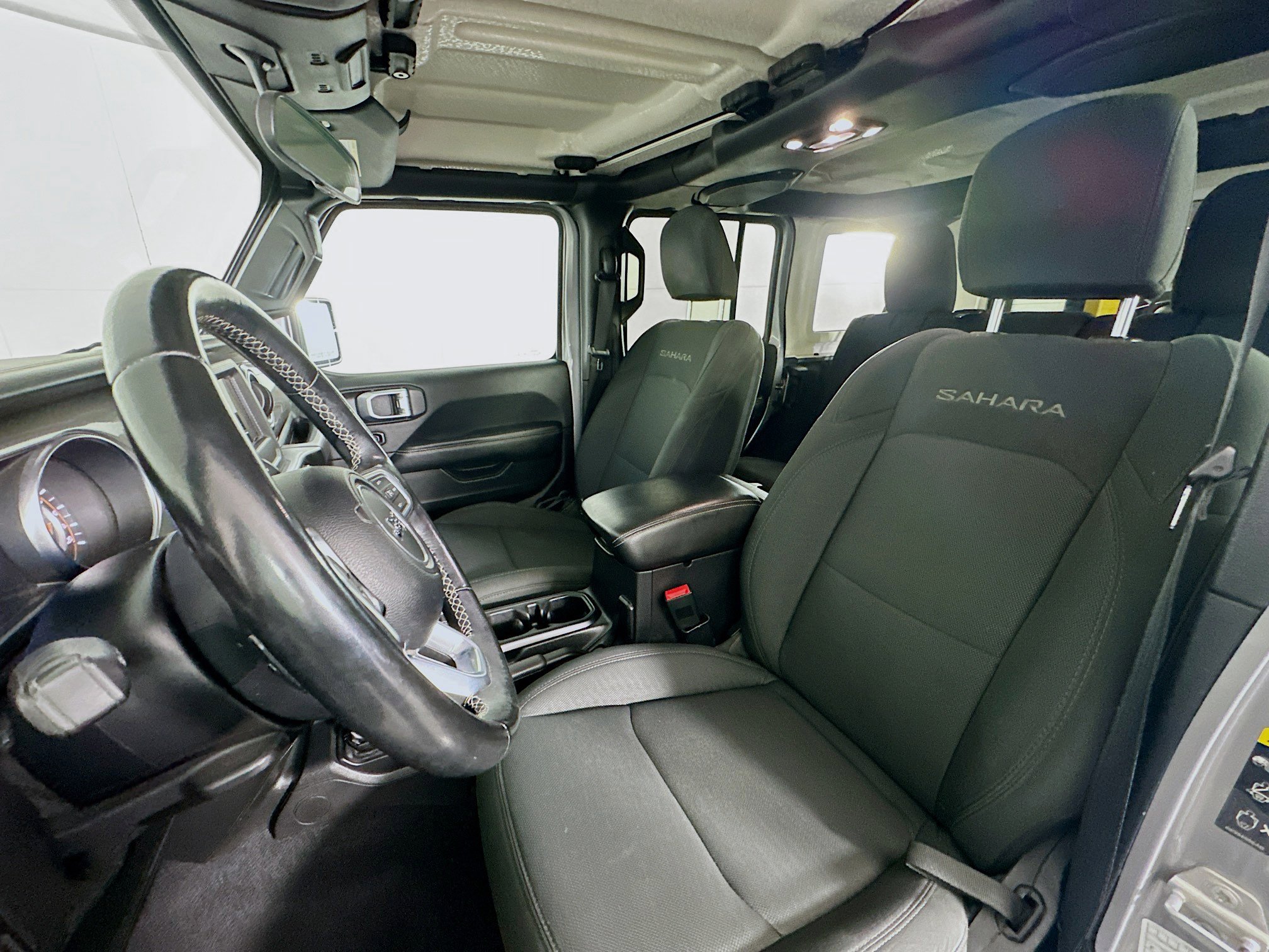 Used 2020 Jeep Wrangler Unlimited Sahara image 13