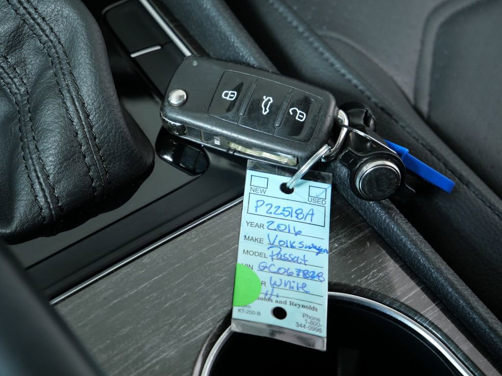 Used 2016 Volkswagen Passat 1.8T SE image 35