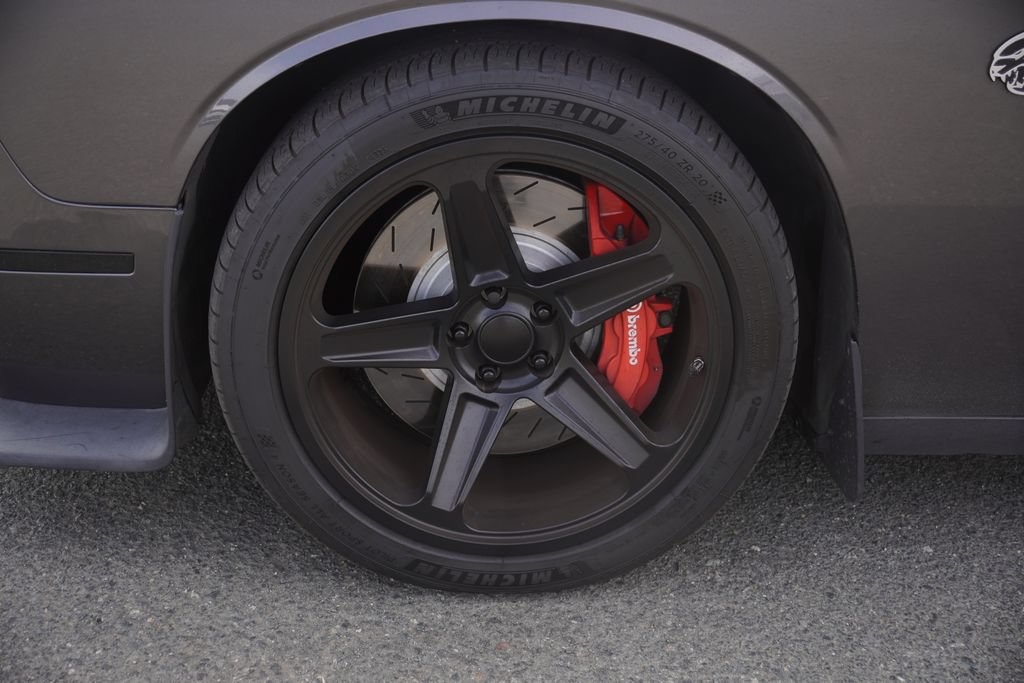 Used 2016 Dodge Challenger SRT Hellcat RWD image 3