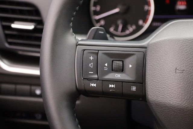 Certified 2025 Nissan Rogue SV AWD/4WD image 12
