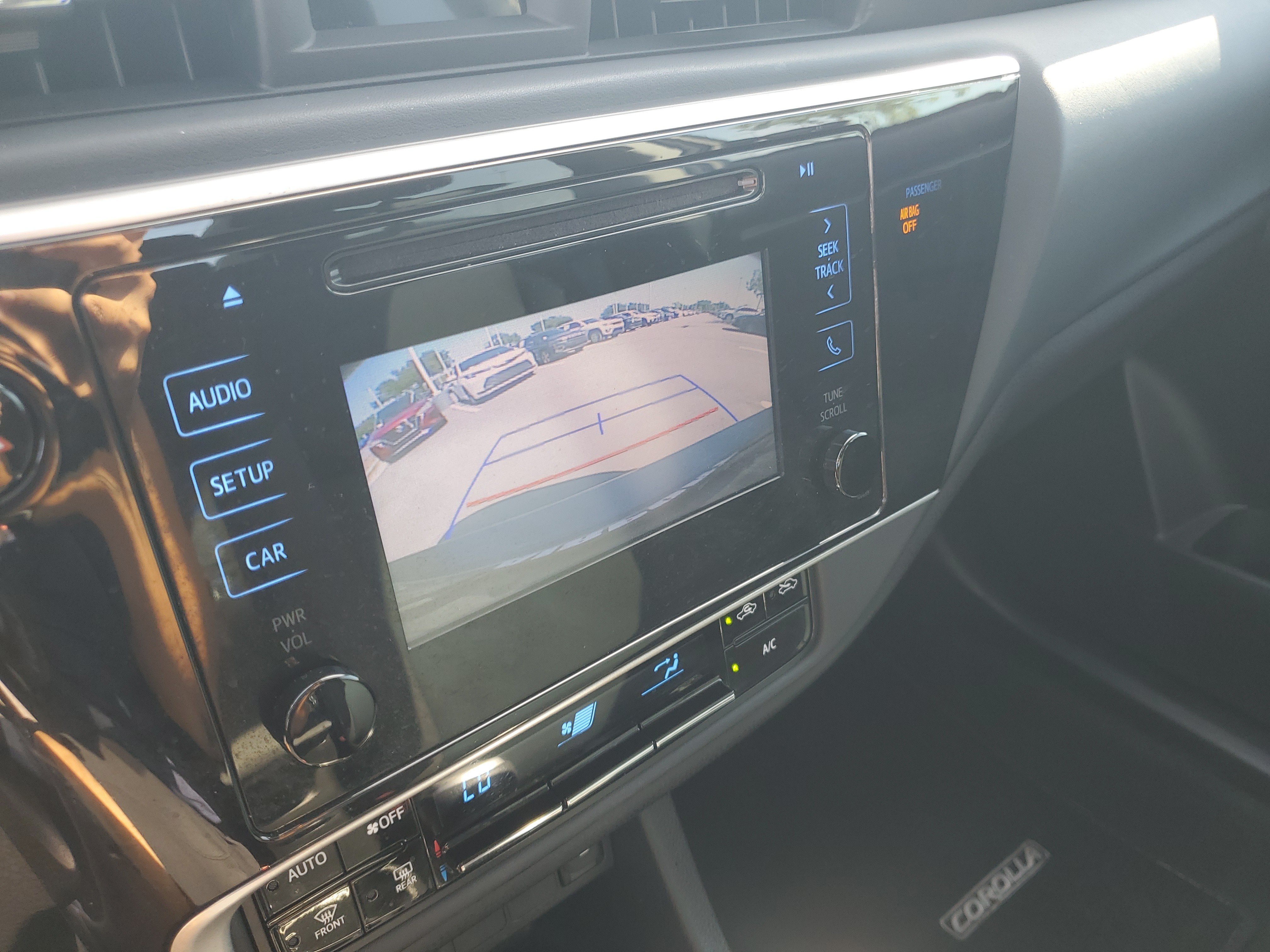 Used 2019 Toyota Corolla LE FWD image 21