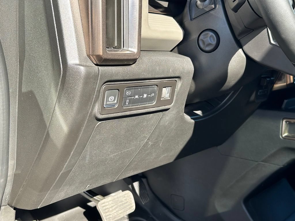Certified 2024 GMC Hummer EV 2X w/ LPO, Illumination Package AWD/4WD image 33