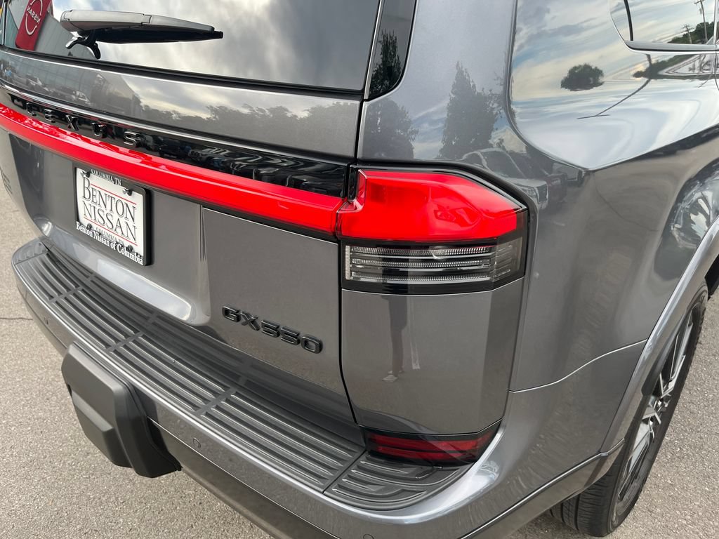 Used 2025 Lexus GX 550 w/ Accessory Package (2T) AWD/4WD image 41