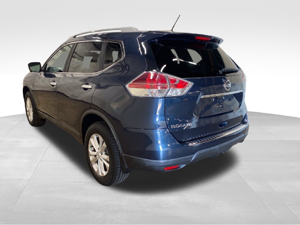 Used 2016 Nissan Rogue SV w/ SV Premium Package AWD/4WD image 2