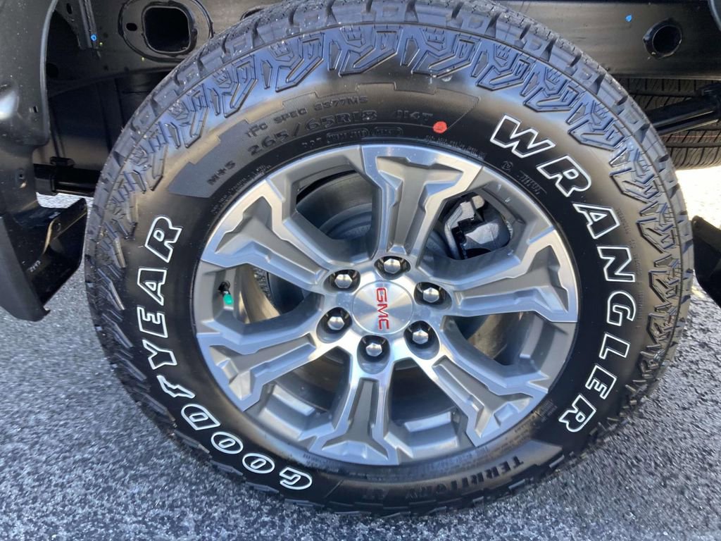 New 2026 GMC Sierra 1500 SLE image 10