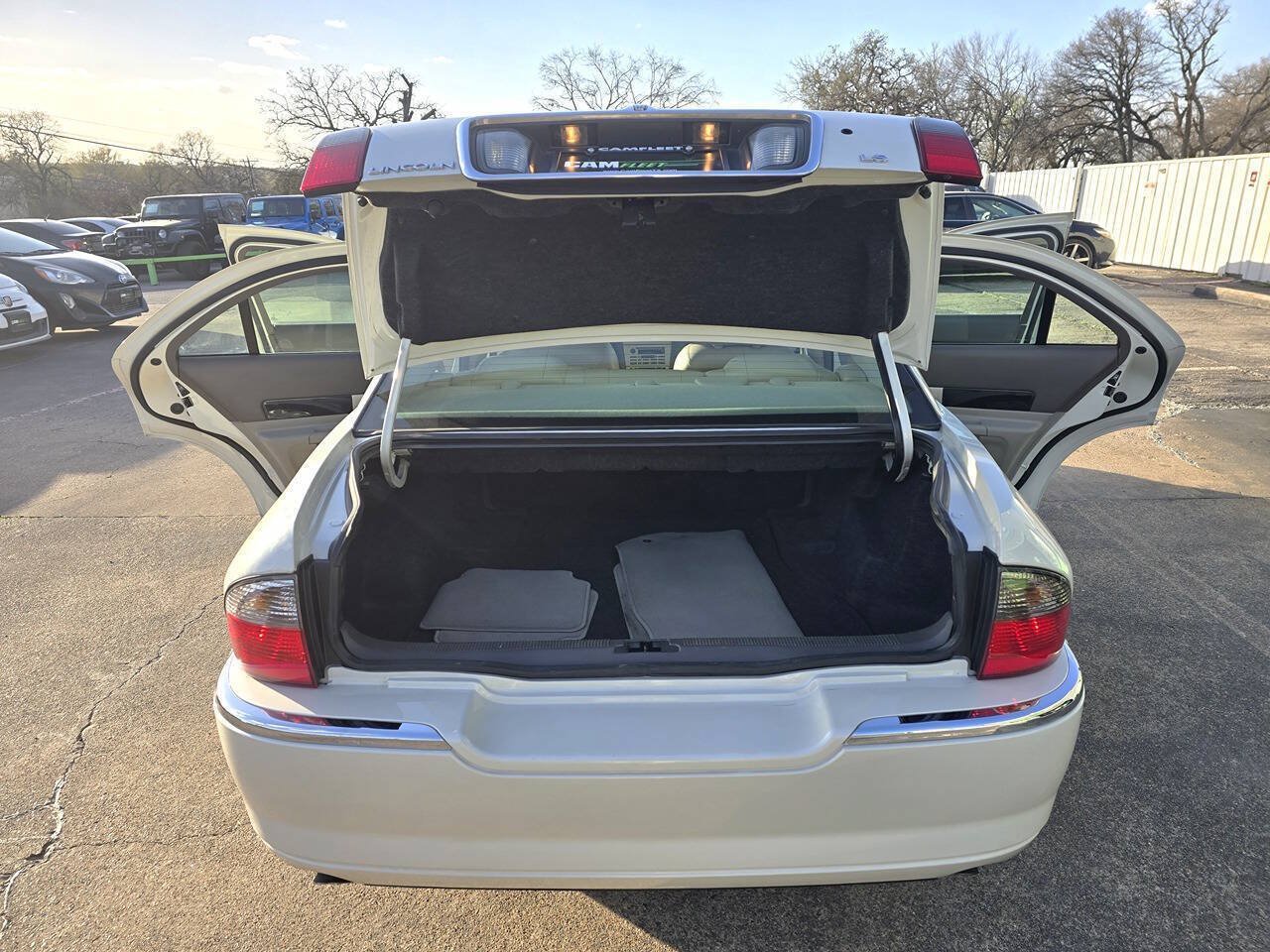 Used 2004 Lincoln LS RWD image 52