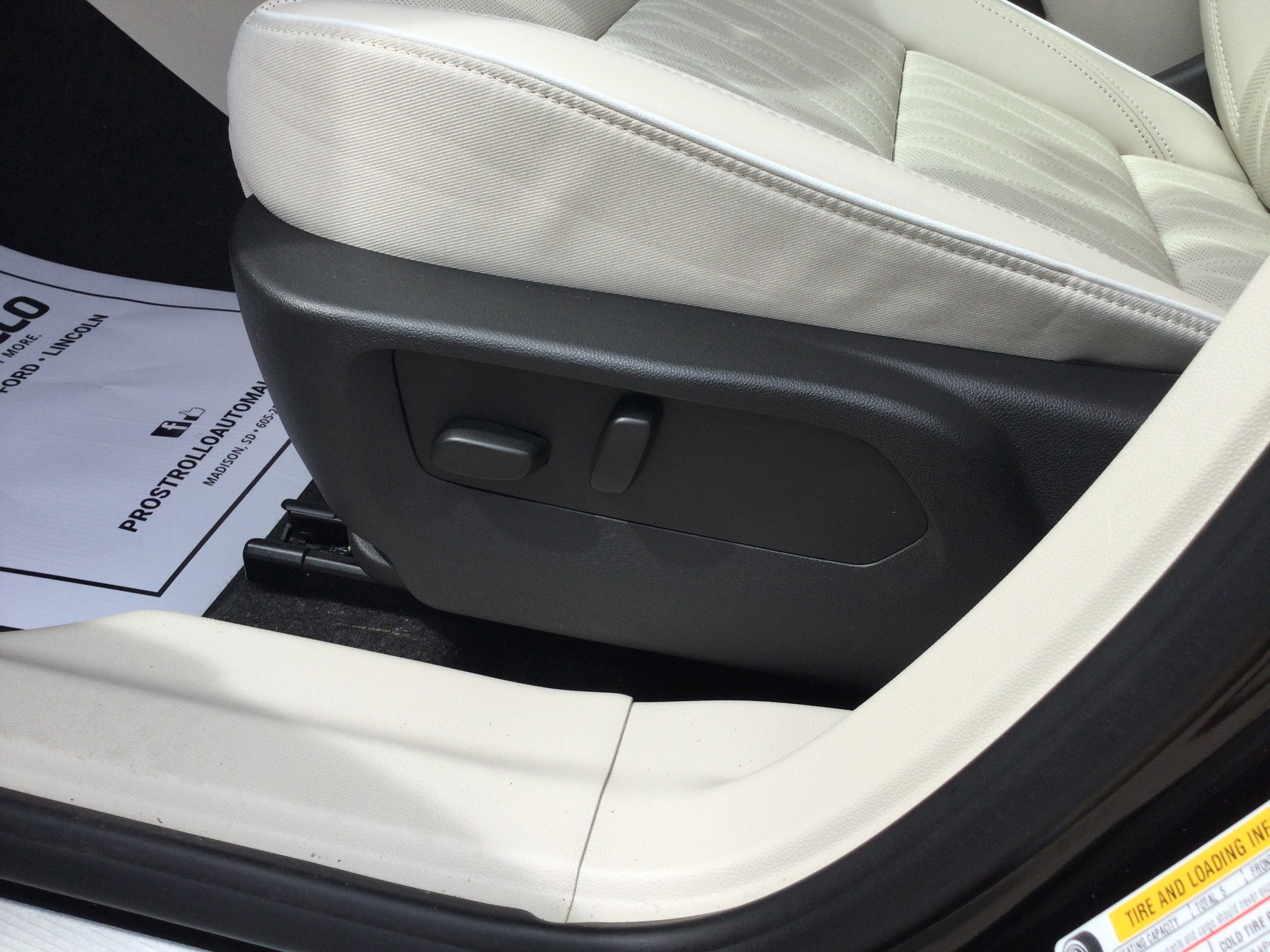 Used 2023 Buick Envision Avenir AWD/4WD image 9