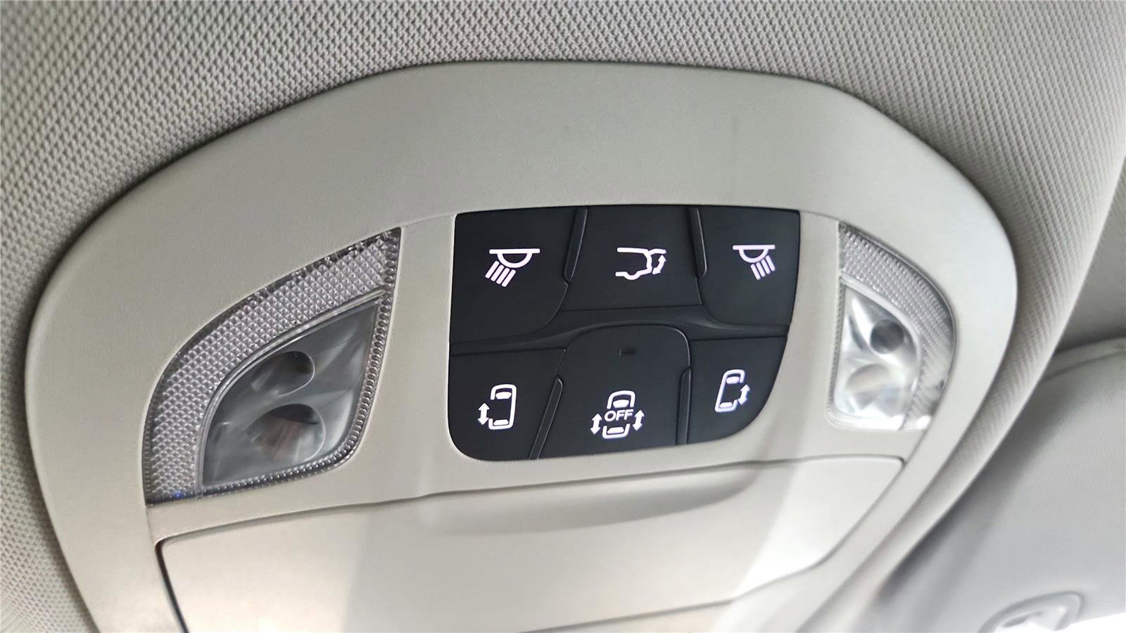 Used 2024 Chrysler Voyager LX FWD image 26