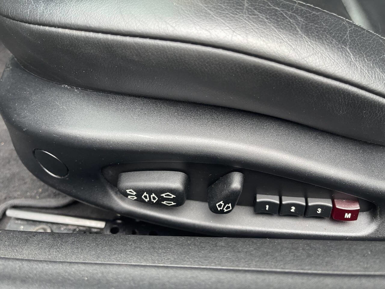 Used 2006 BMW Z4 3.0i image 17