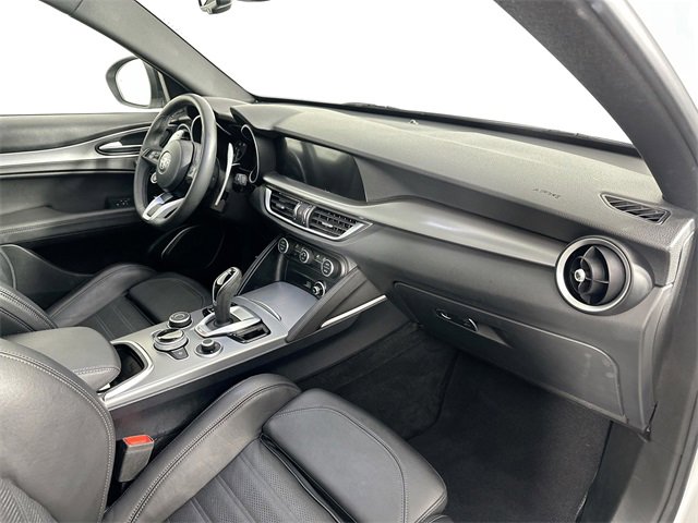 Used 2022 Alfa Romeo Stelvio Veloce image 31
