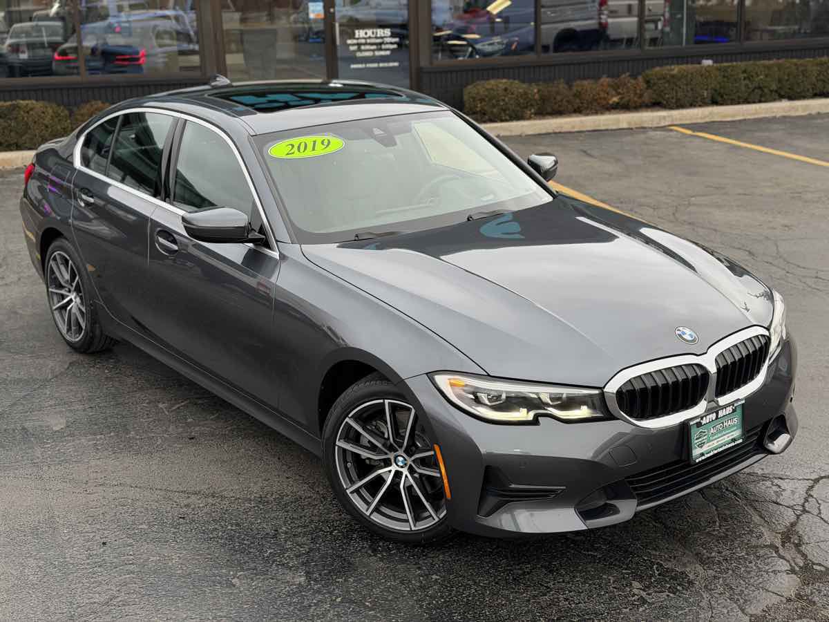 Used 2019 BMW 330i xDrive Sedan w/ Premium Package AWD/4WD image 4