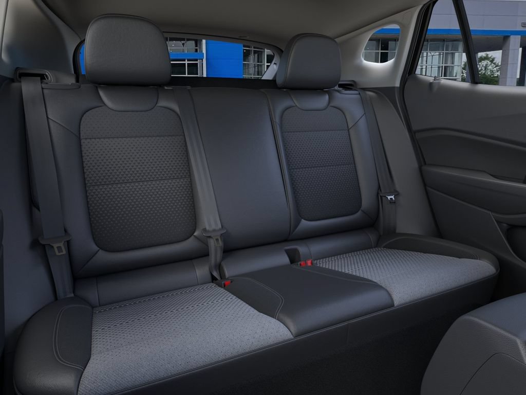 New 2026 Chevrolet Trax LT w/ Sunroof Package FWD image 18