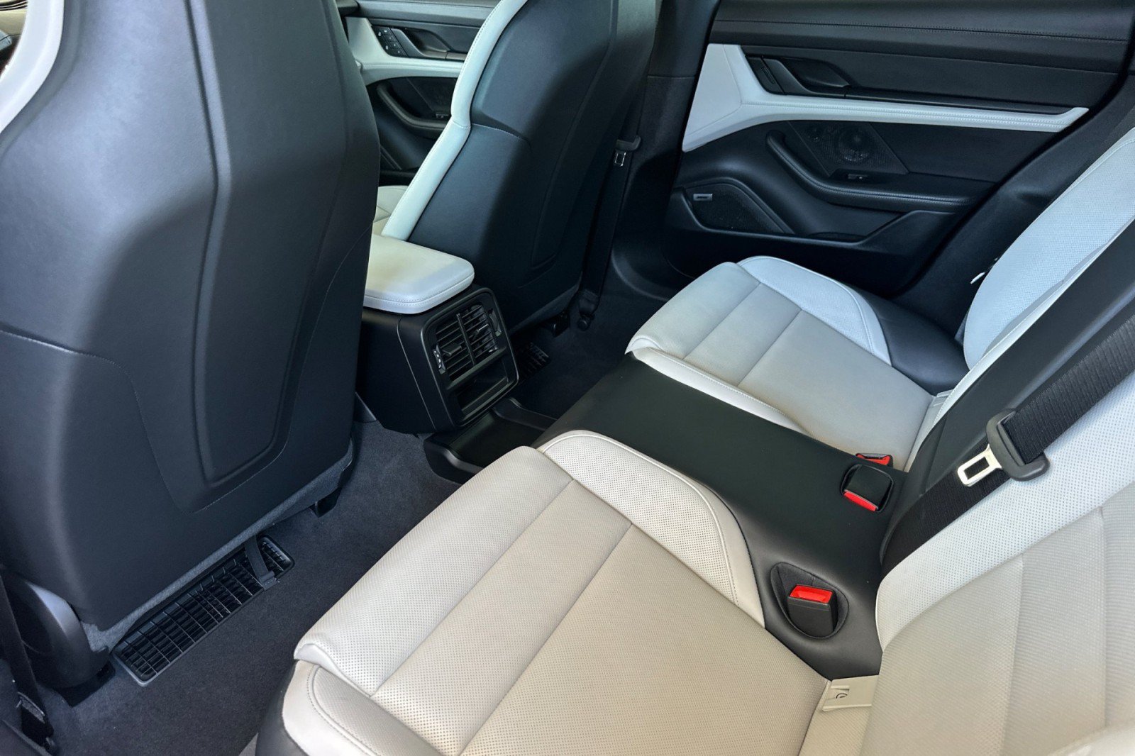 Certified 2023 Porsche Taycan 4S AWD/4WD image 13