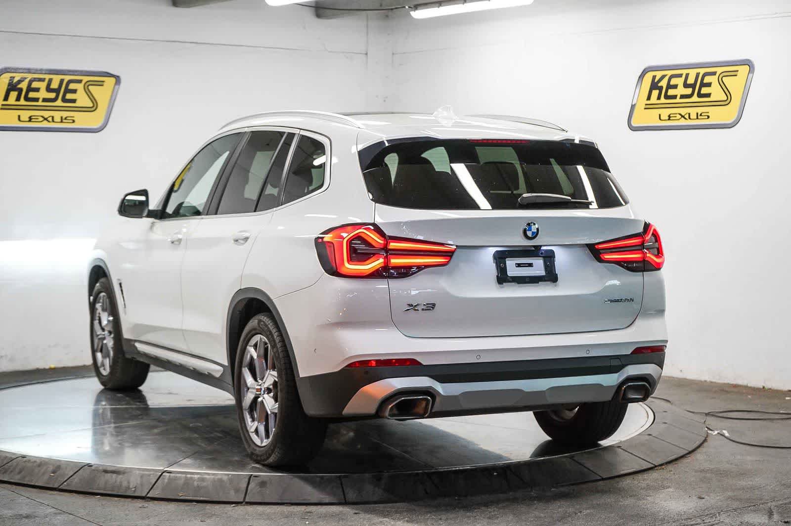 Used 2024 BMW X3 sDrive30i w/ Convenience Package RWD image 2