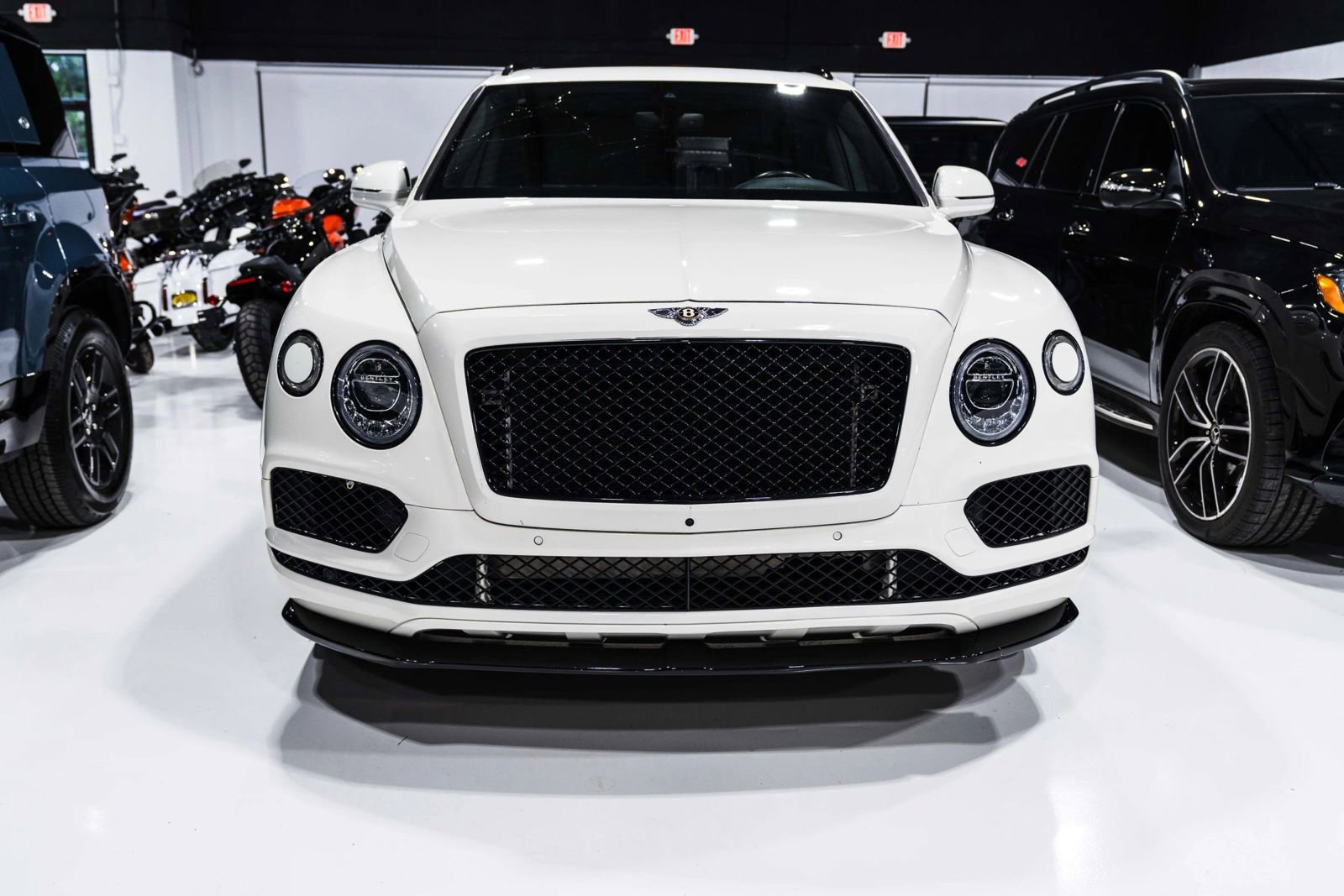 Used 2019 Bentley Bentayga image 2