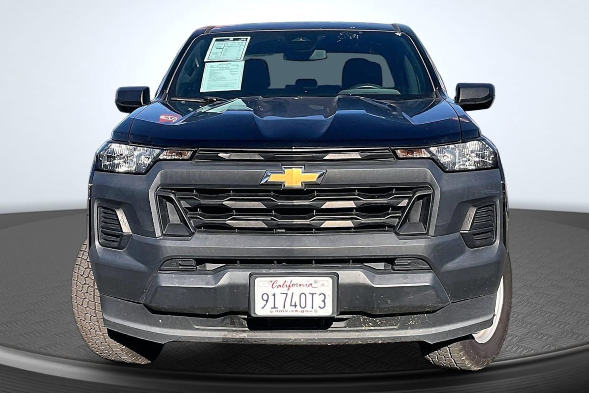 Used 2023 Chevrolet Colorado W/T RWD image 3