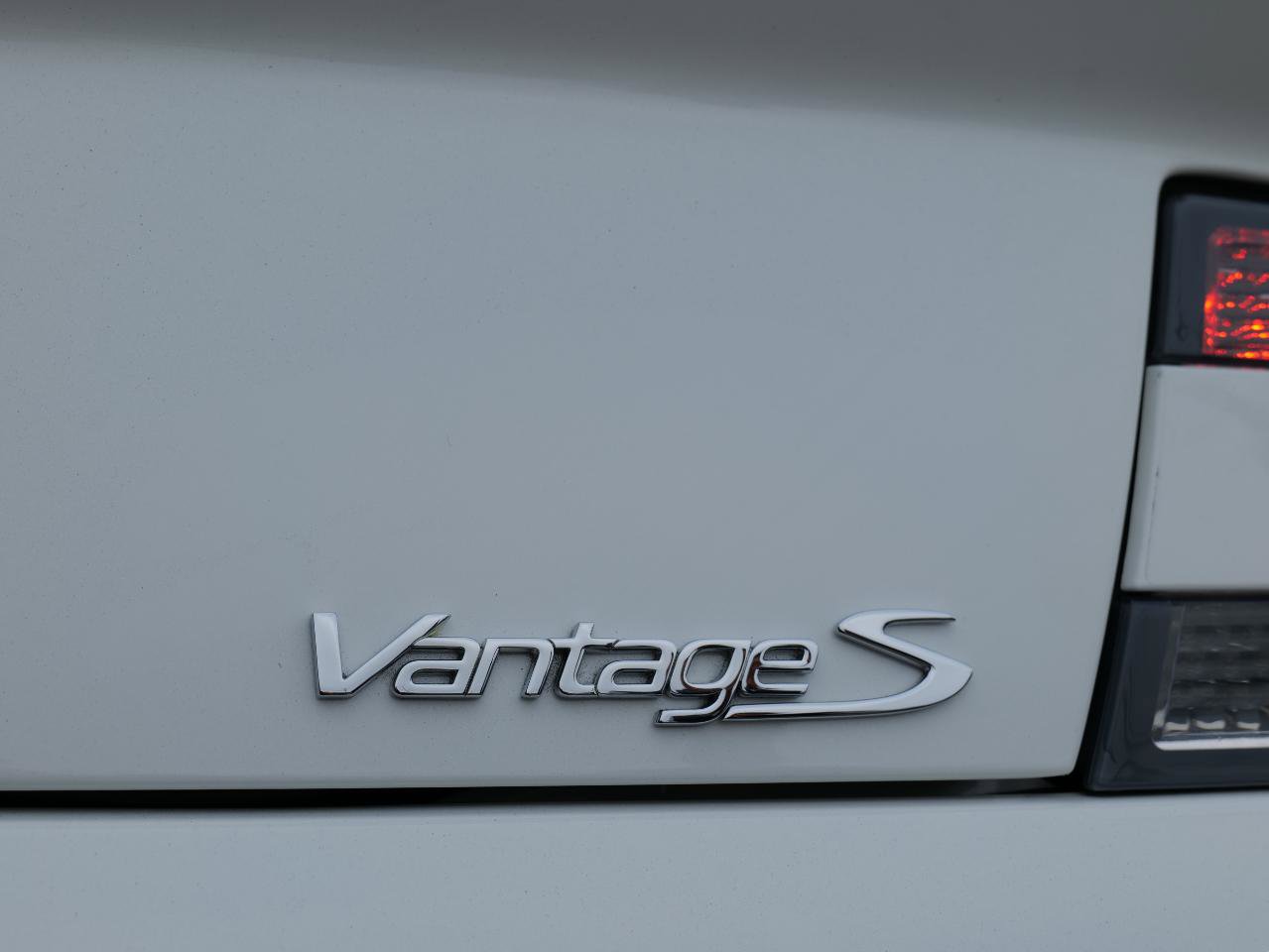 Used 2015 Aston Martin V8 Vantage S image 54