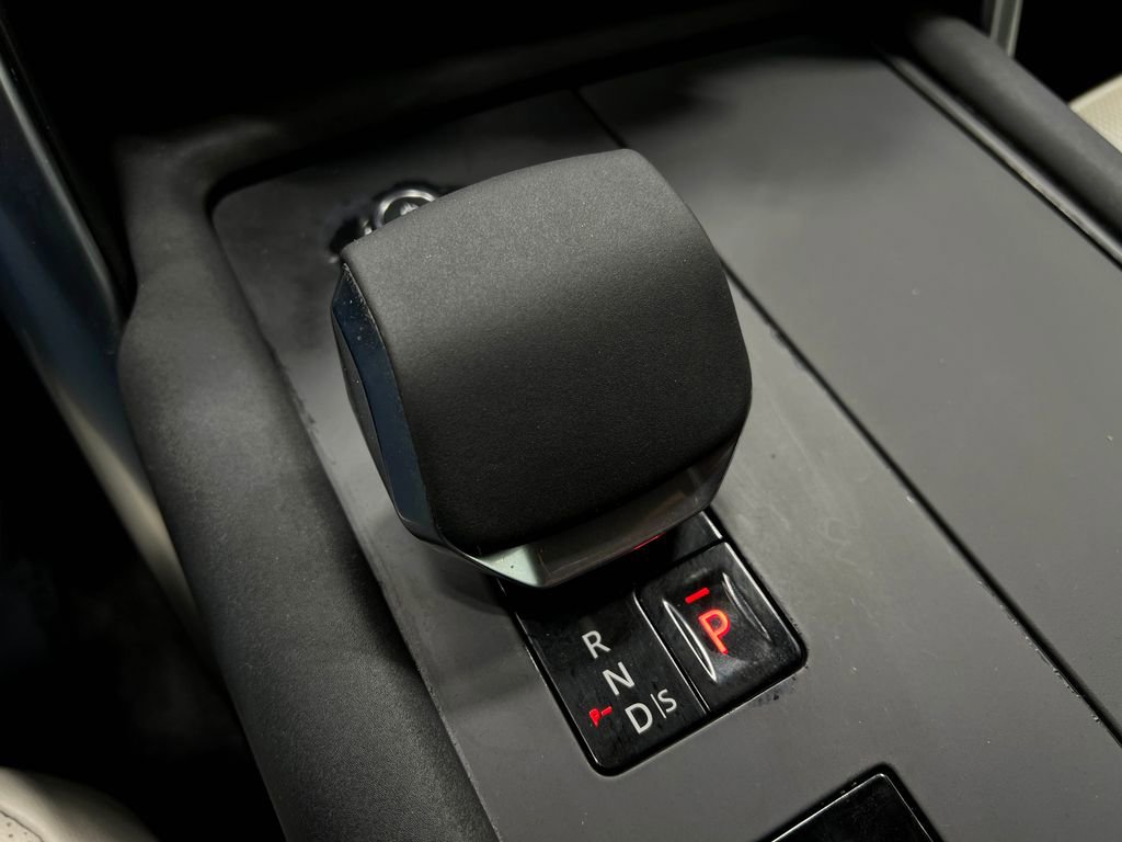 Used 2021 Land Rover Discovery S R-Dynamic image 30