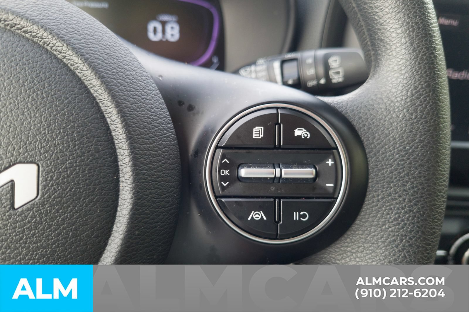 Used 2025 Kia Soul LX w/ LX Technology Package FWD image 11