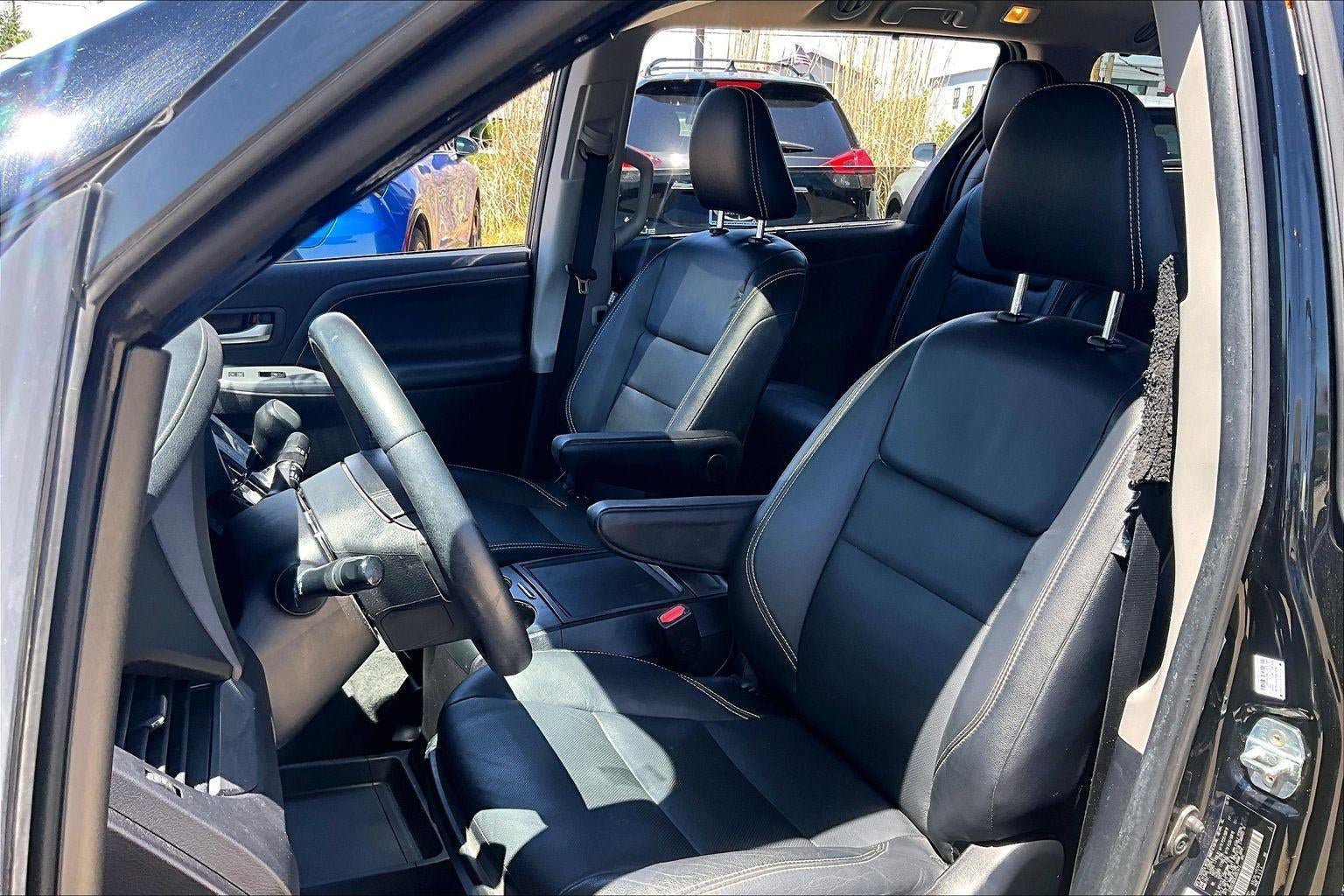 Used 2018 Toyota Sienna SE Premium w/ Carpet Mat Package FWD image 19