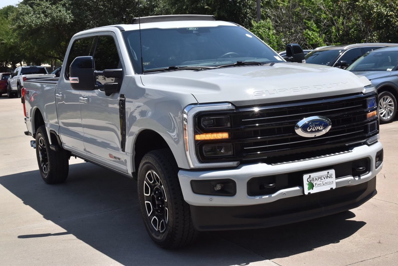Used 2025 Ford F250 Platinum AWD/4WD image 4