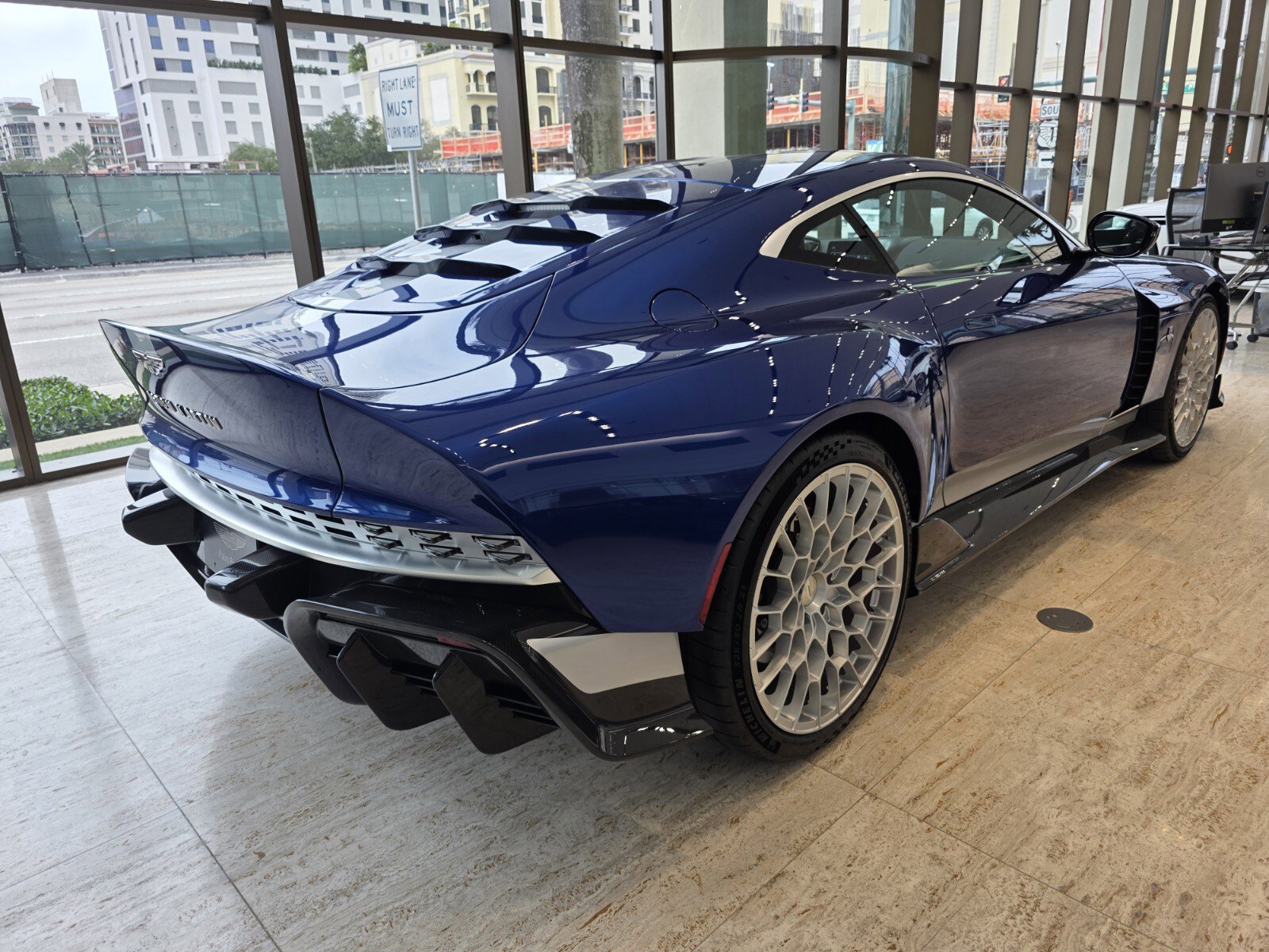 Used 2024 Aston Martin Valour Coupe image 28