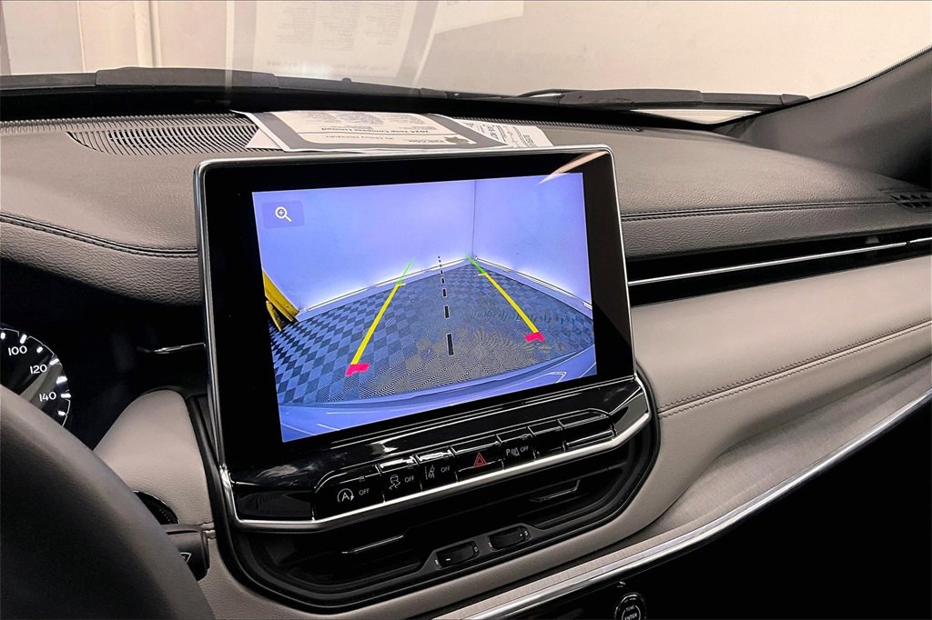 Used 2024 Jeep Compass Limited image 20