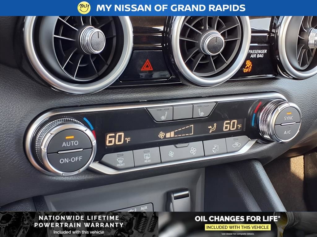 New 2025 Nissan Sentra SR image 17