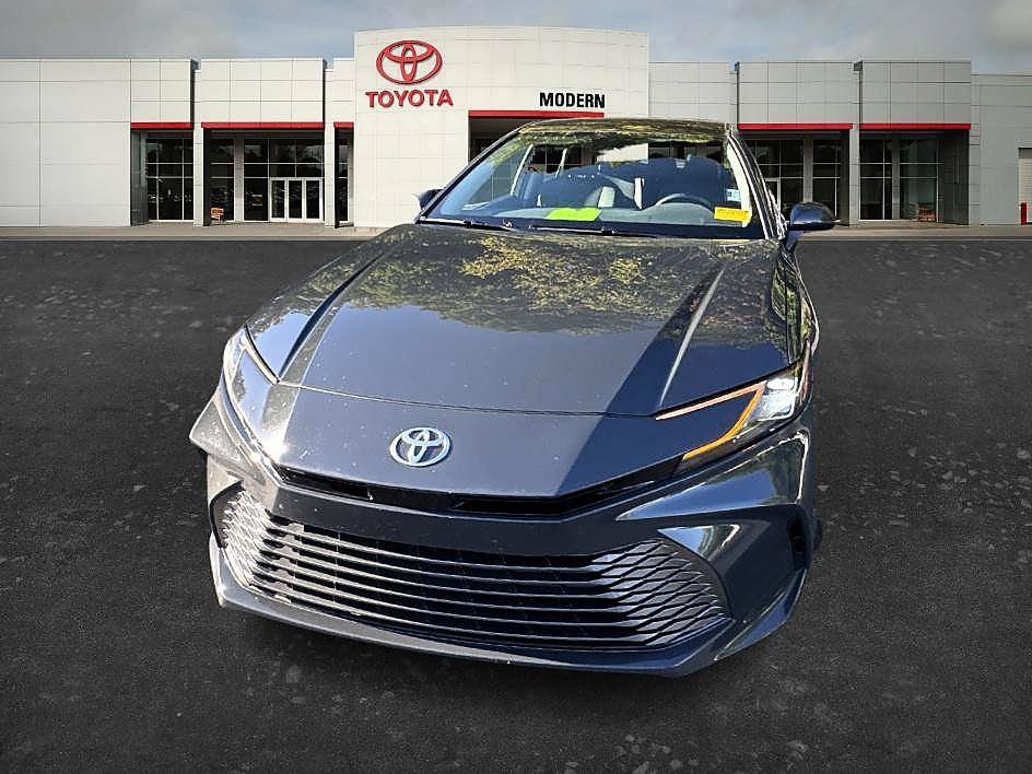 Used 2025 Toyota Camry XLE FWD image 11