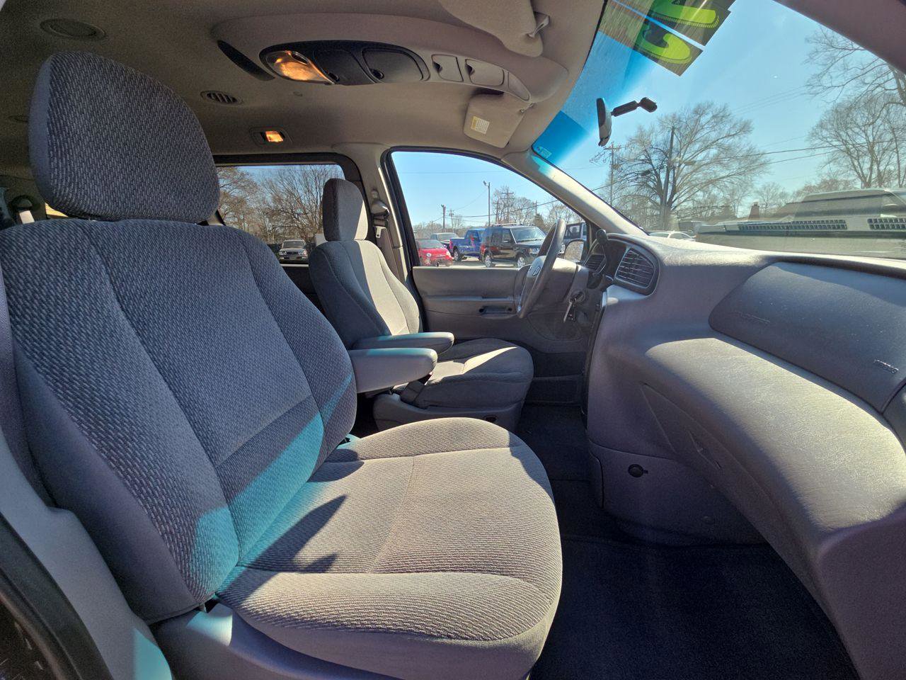 Used 2002 Ford Windstar SE image 8