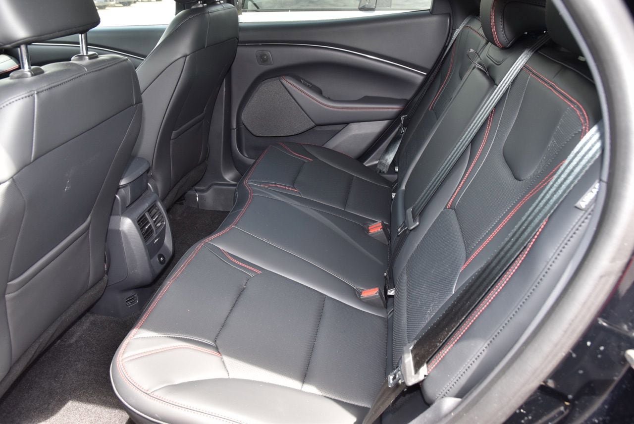 Used 2025 Ford Mustang Mach-E Premium w/ Sport Appearance Package AWD/4WD image 10