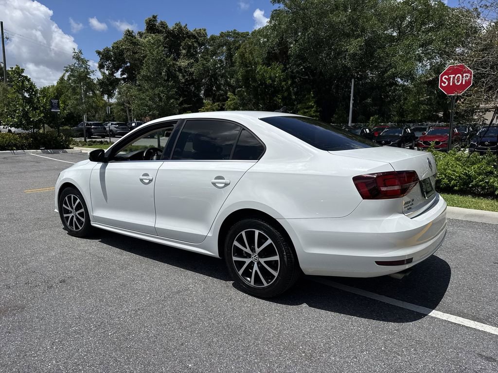 Used 2017 Volkswagen Jetta SE FWD image 12