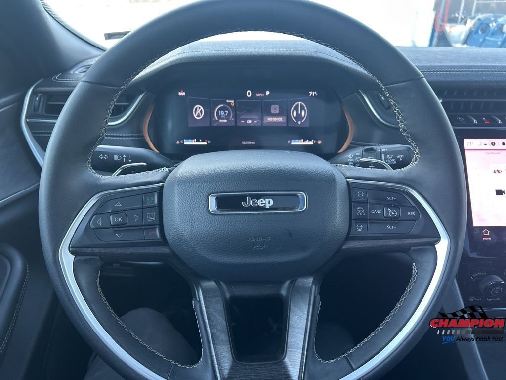 Used 2025 Jeep Grand Cherokee Limited w/ Luxury Tech Group II image 19