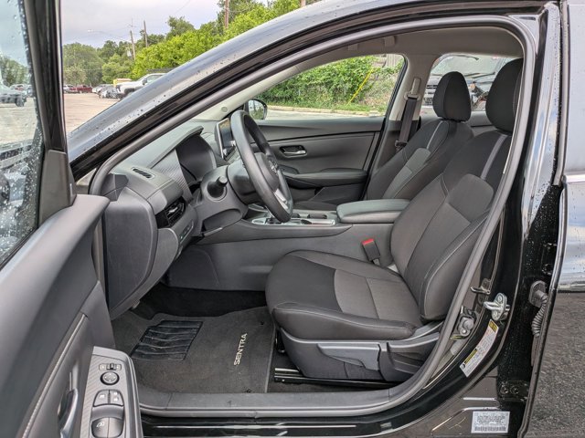 Used 2025 Nissan Sentra SV image 17