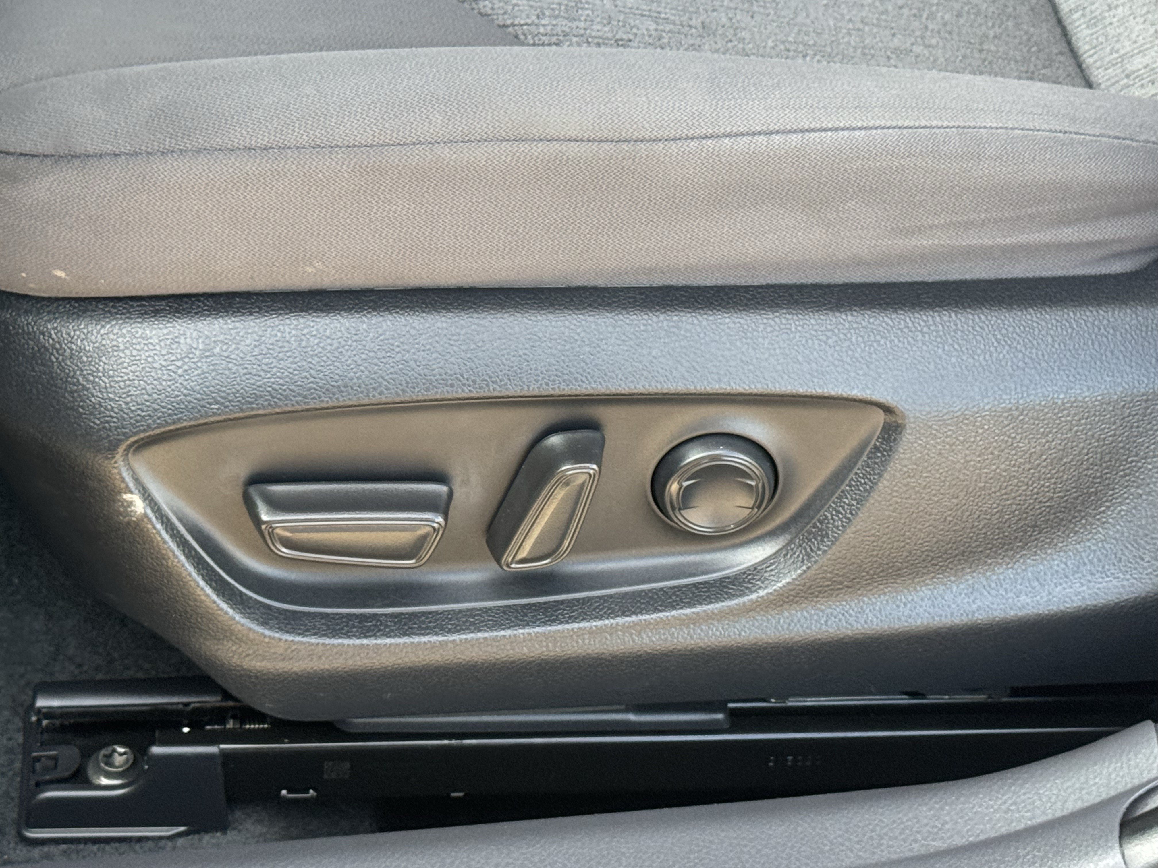 Used 2023 Toyota Camry LE FWD image 23