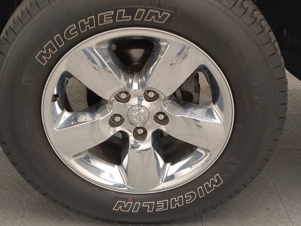 Used 2017 RAM 1500 Classic SLT AWD/4WD image 31
