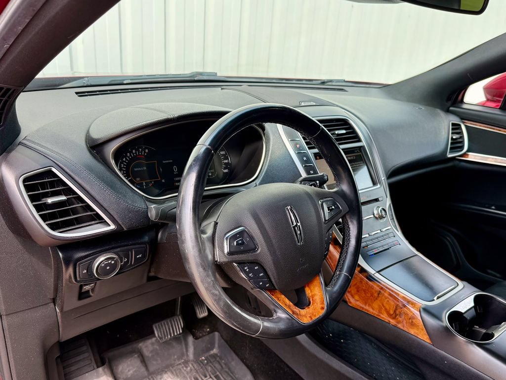 Used 2017 Lincoln MKX Reserve AWD/4WD image 10