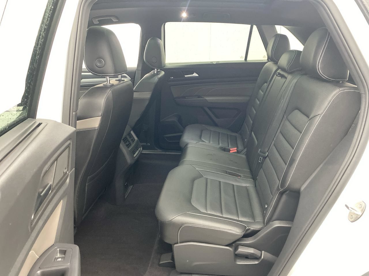Used 2021 Volkswagen Atlas Cross Sport SEL Premium R-Line AWD/4WD image 25