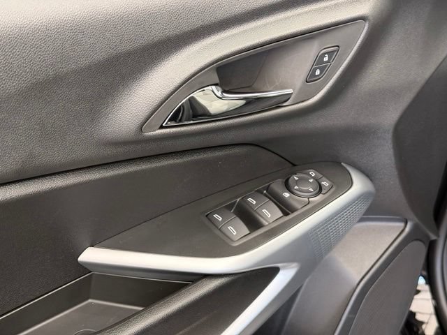 New 2026 Chevrolet Trax LS w/ LS Convenience Package FWD image 14